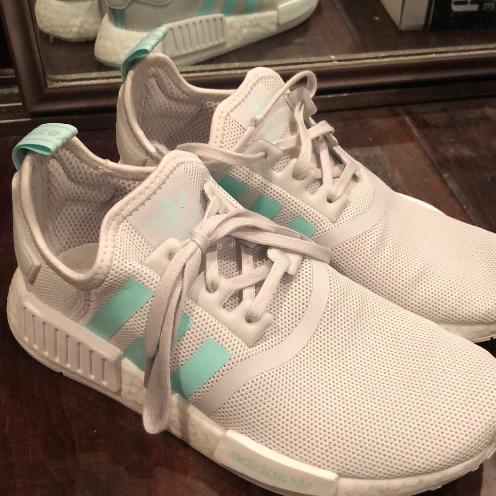 Adidas grey/teal NMD’s